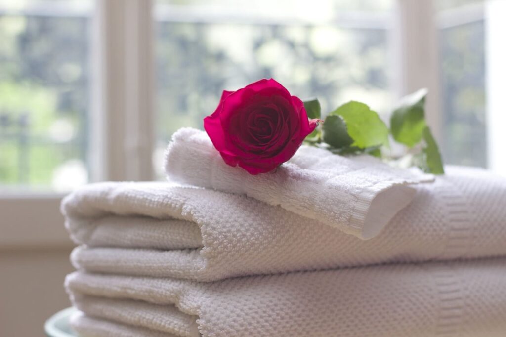 Mejores Hoteles en Granada para Parejas: Lujo y Romance en Cada Rincón